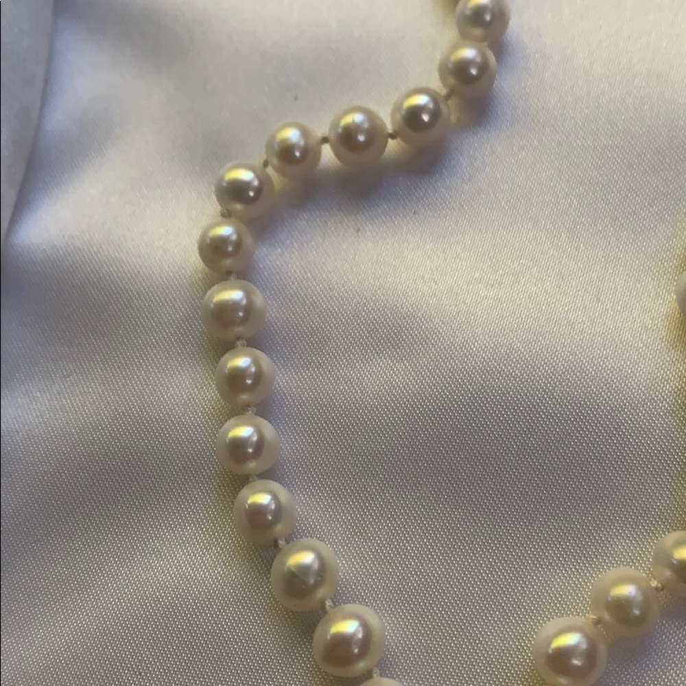 Real Pearl Necklace with 14K Gold Clasp - Picture 4 of 4